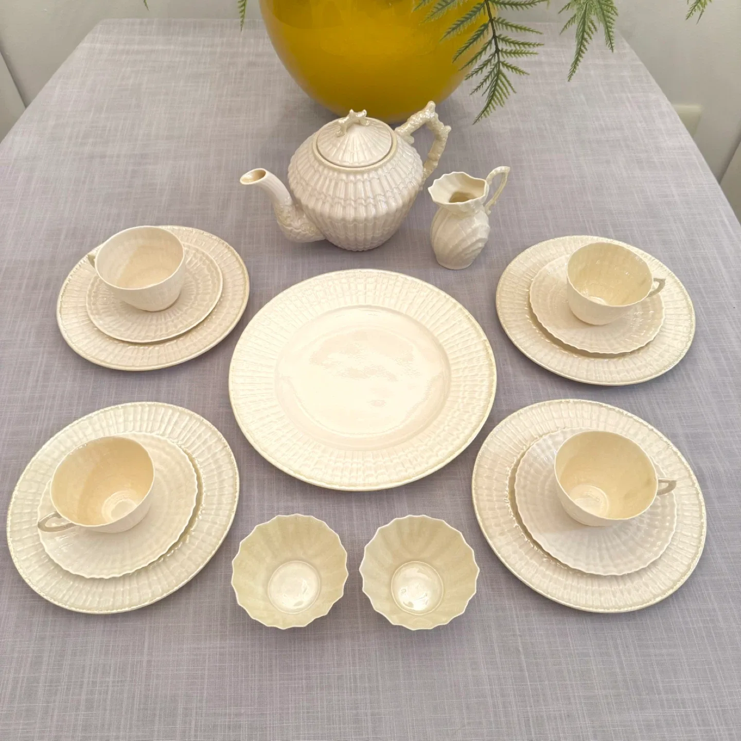 Belleek Limpet tea set for 4 image indicator(2)