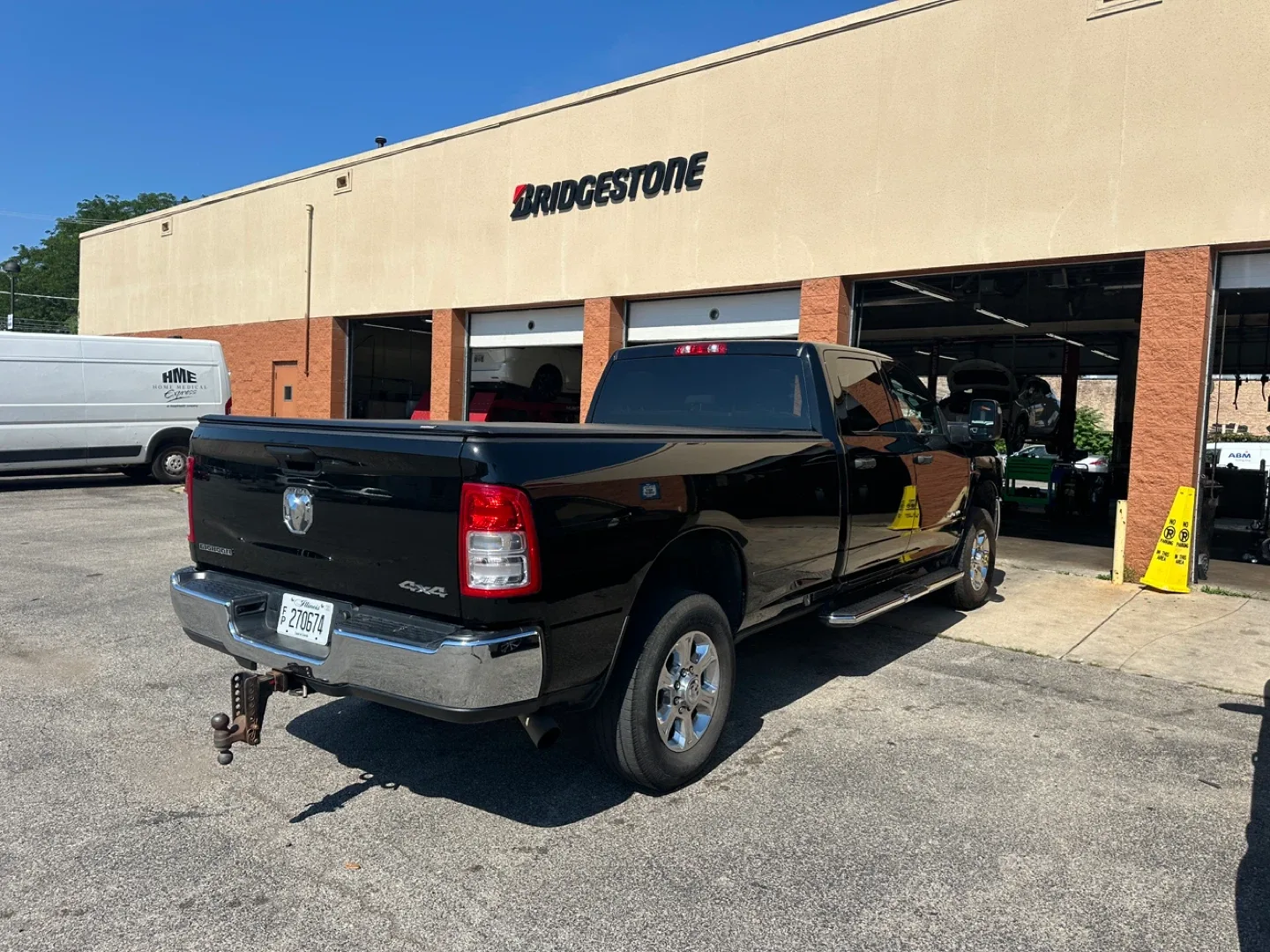 MOSTPLUS Truck Bed Tonneau Cover - 8ft/97in image indicator(2)