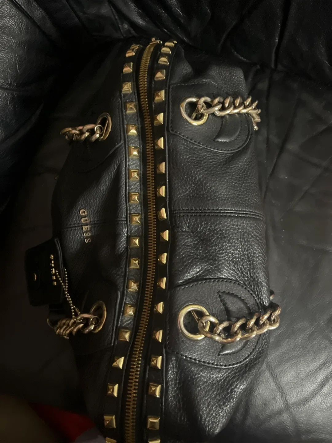 Guess Black Shoulder Bag image indicator(4)