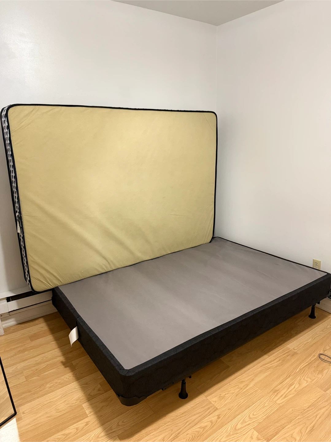 Full size bed+frame - photo 2