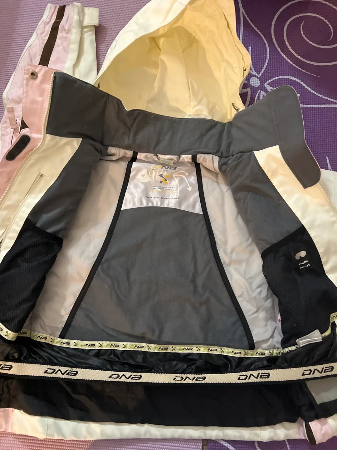 Descente DNA Women's Ski Jacket US 4 image indicator(3)