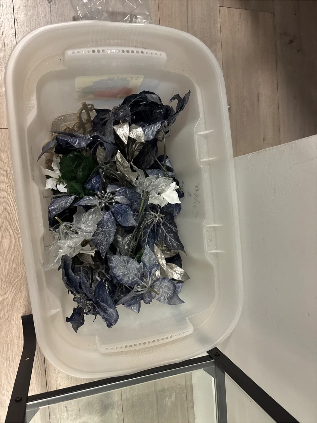 Christmas Ornaments Blue & Silver image indicator(5)