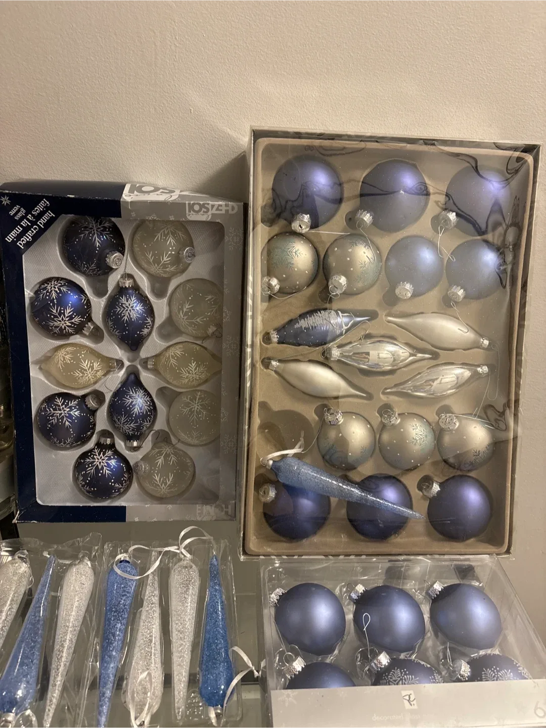 Christmas Ornaments Blue & Silver image indicator(8)