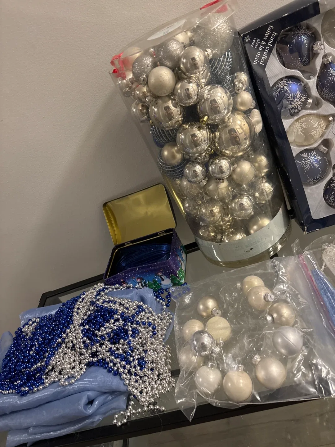 Christmas Ornaments Blue & Silver image indicator(10)