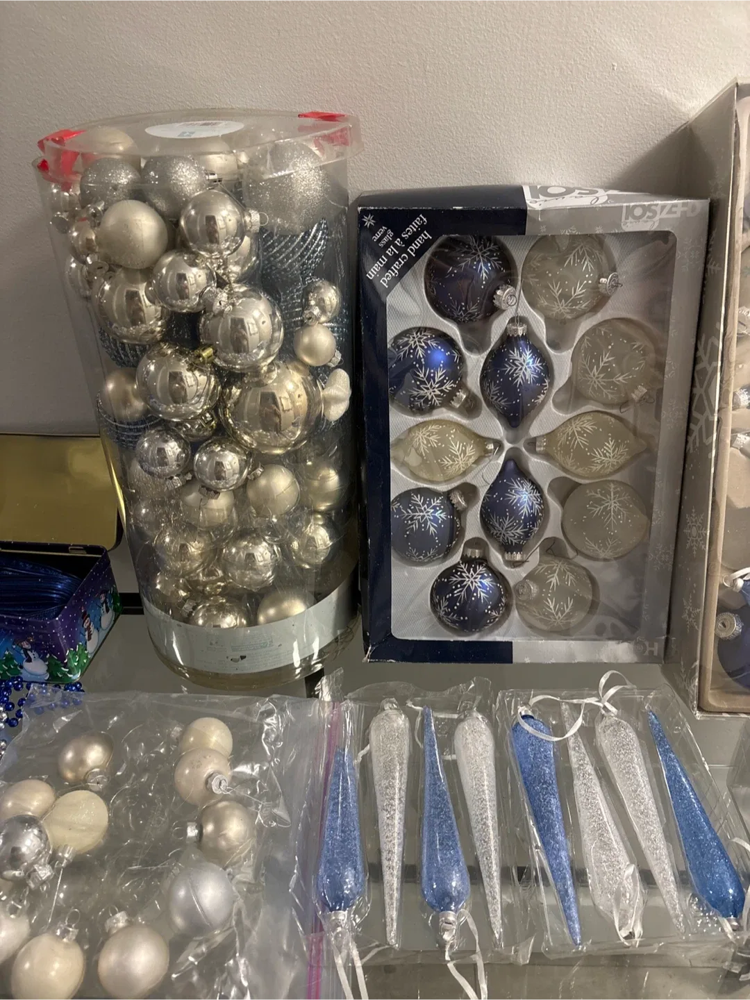 Christmas Ornaments Blue & Silver image indicator(9)