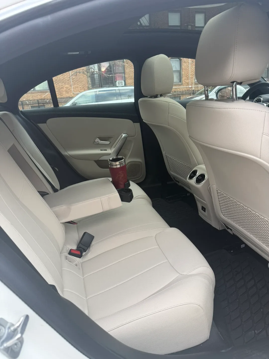 Mercedes-Benz Car Interior image indicator(3)