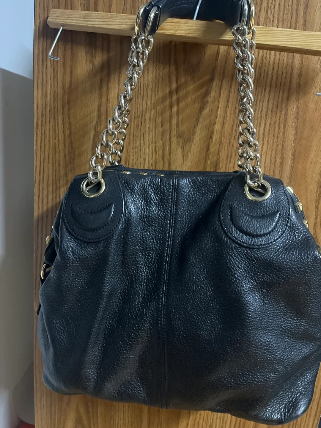 Guess Black Shoulder Bag image indicator(8)