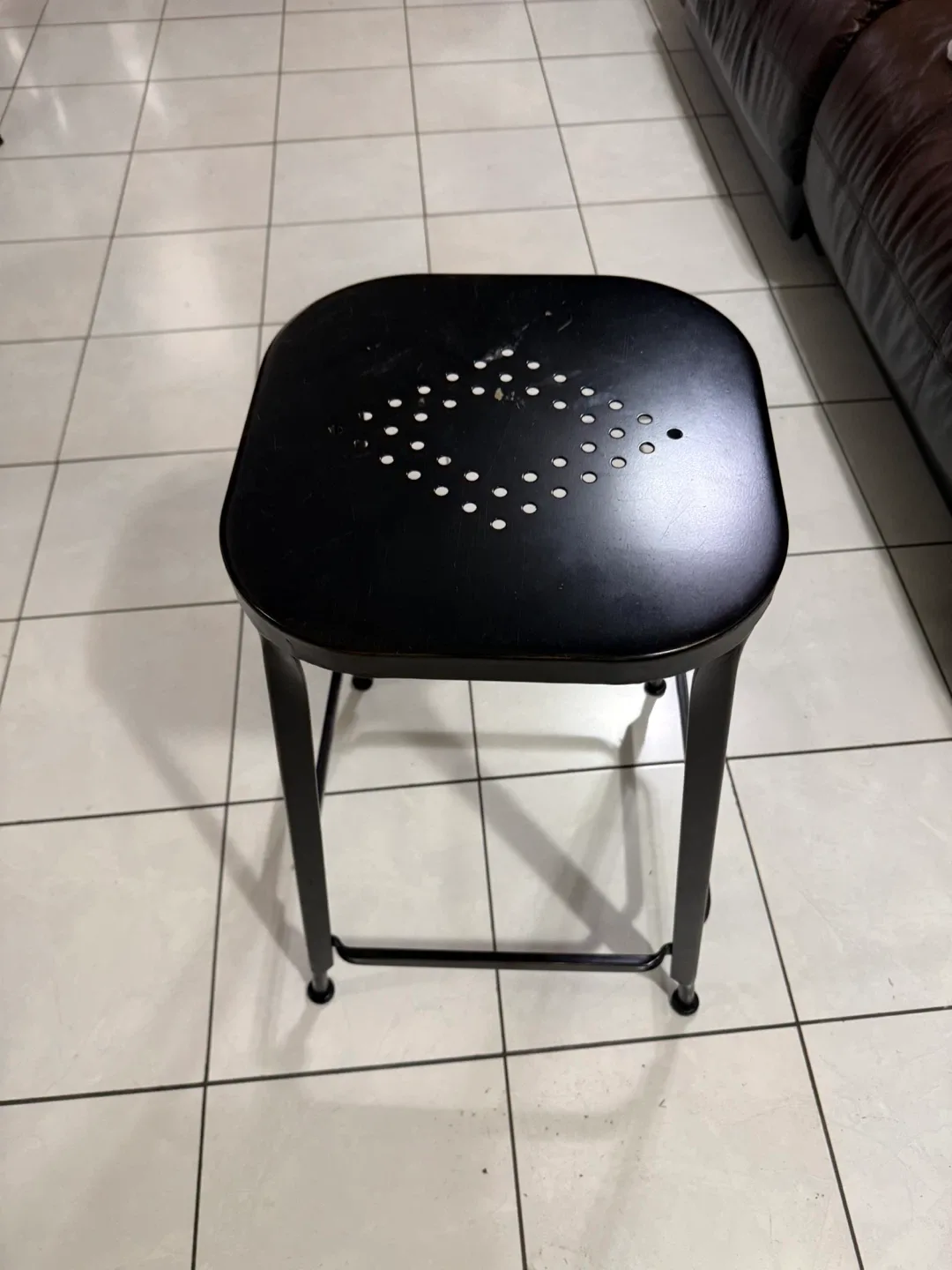 5 Black Metal Bar Stools - Great Condition image indicator(3)