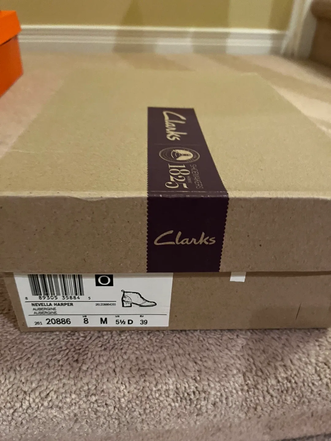 Clarks Nevella Harper Brown Ankle Boots - Size 8 image indicator(5)