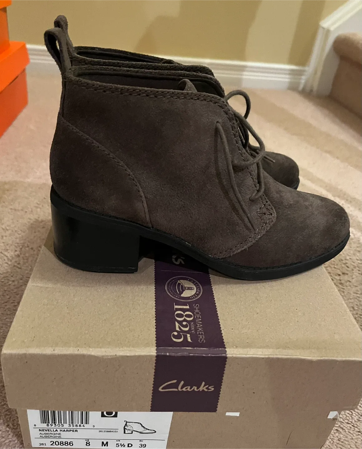 Clarks Nevella Harper Brown Ankle Boots - Size 8