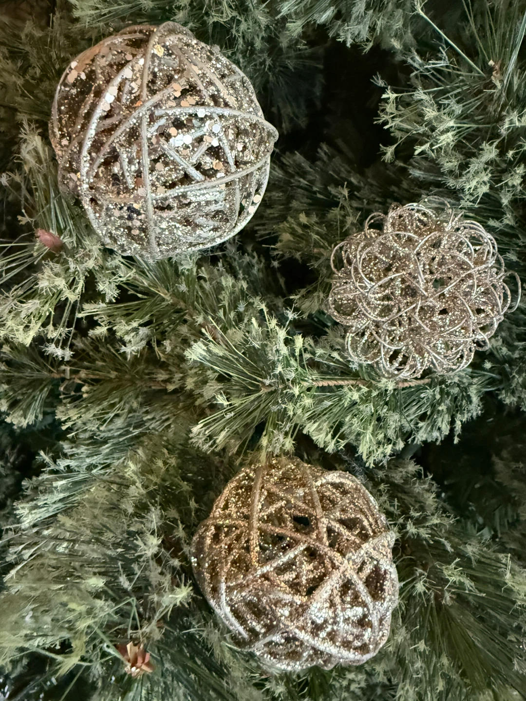 Glitter bundle balls - holiday decor - photo 3