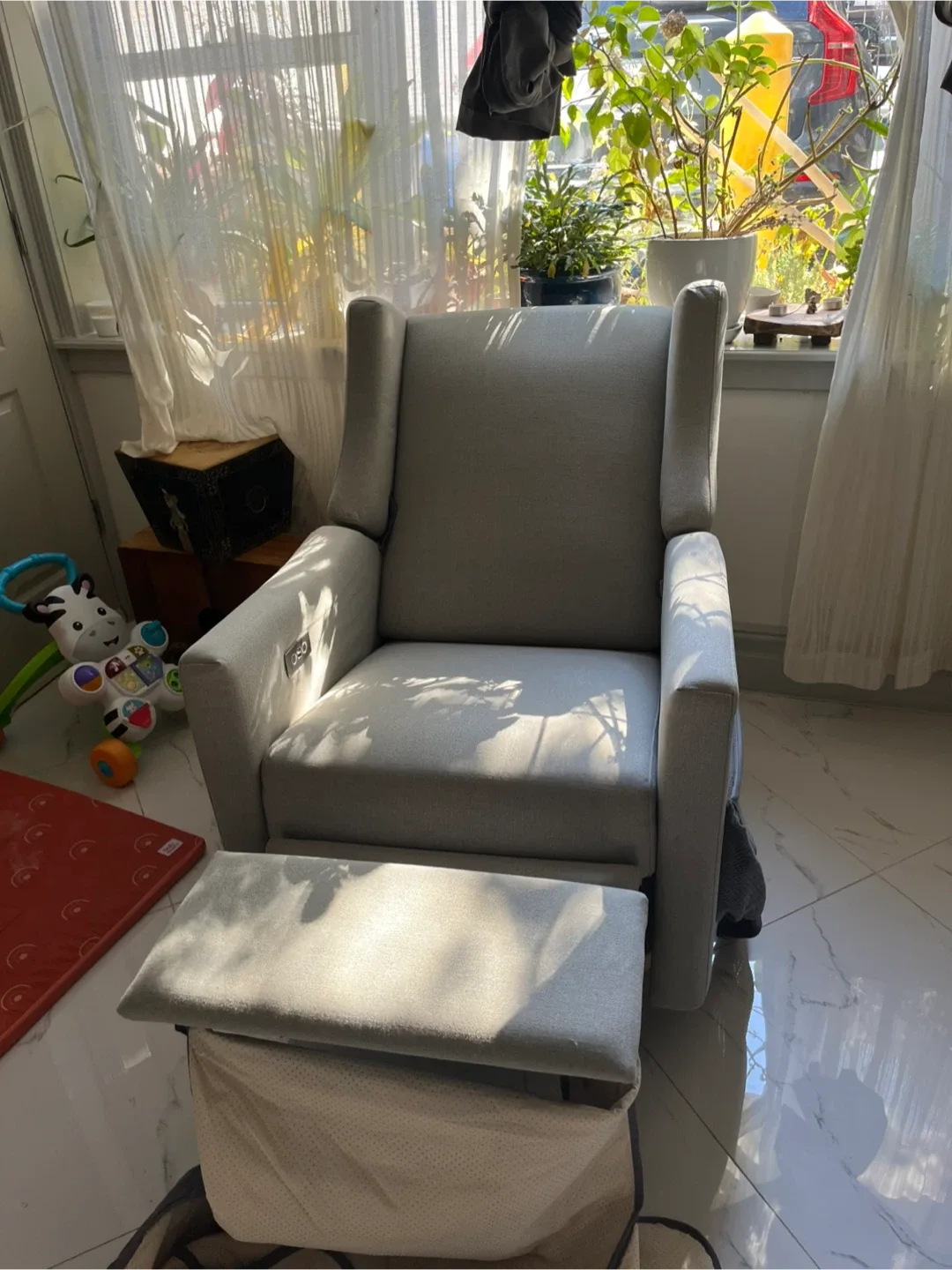 Light Gray Recliner Chair with USB Ports image indicator(4)
