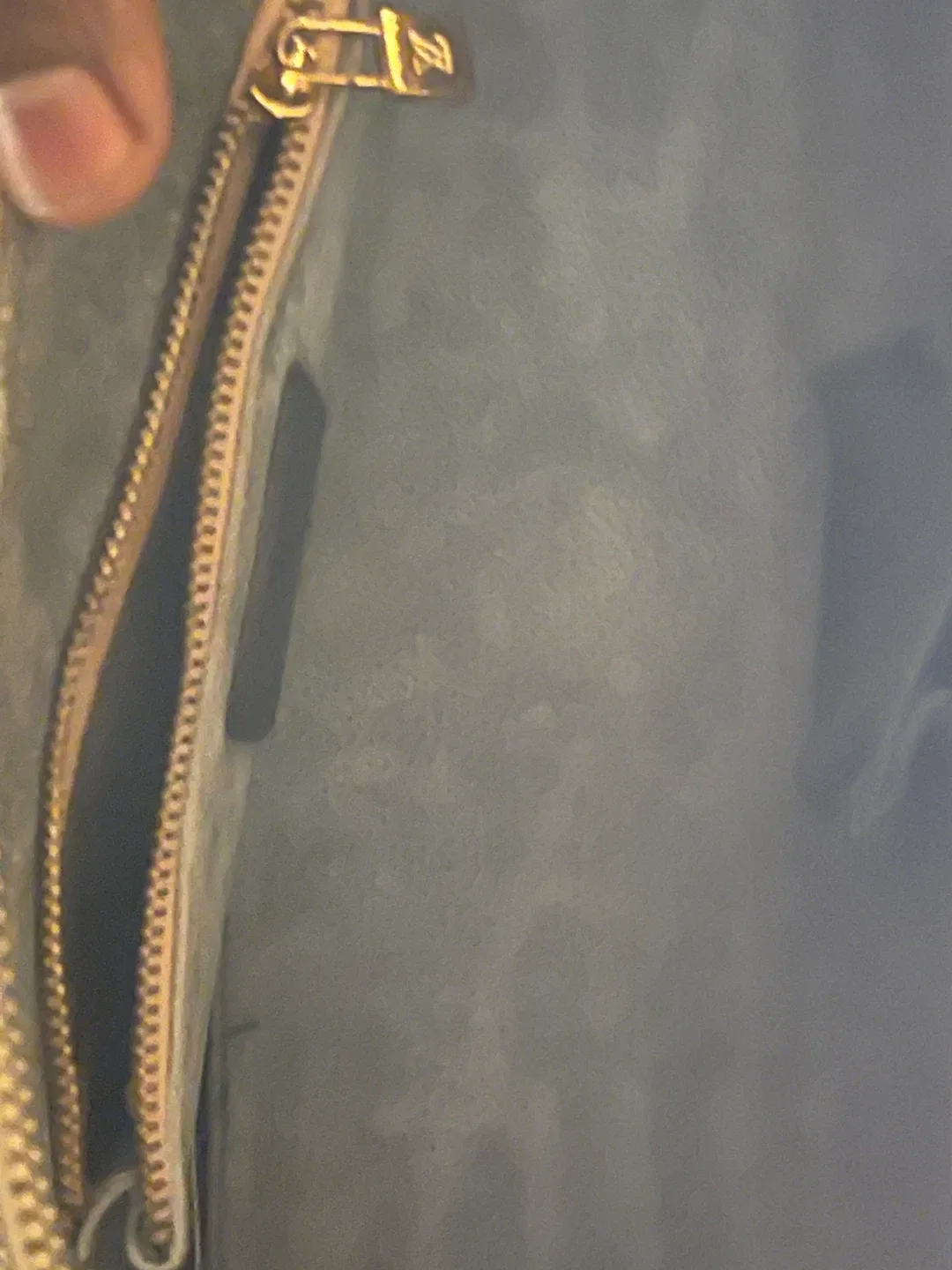 Louis Vuitton Alma Handbag image indicator(7)