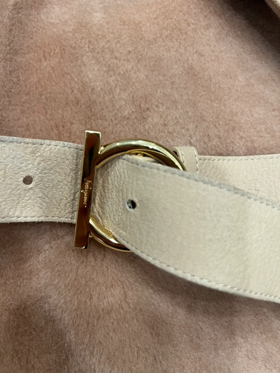 Salvatore Ferragamo Lamb's Shearling Vest - Size 42 image indicator(4)