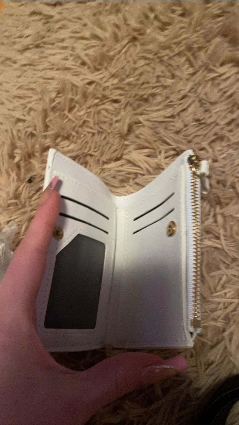 White & Black Fashion Bags image indicator(3)