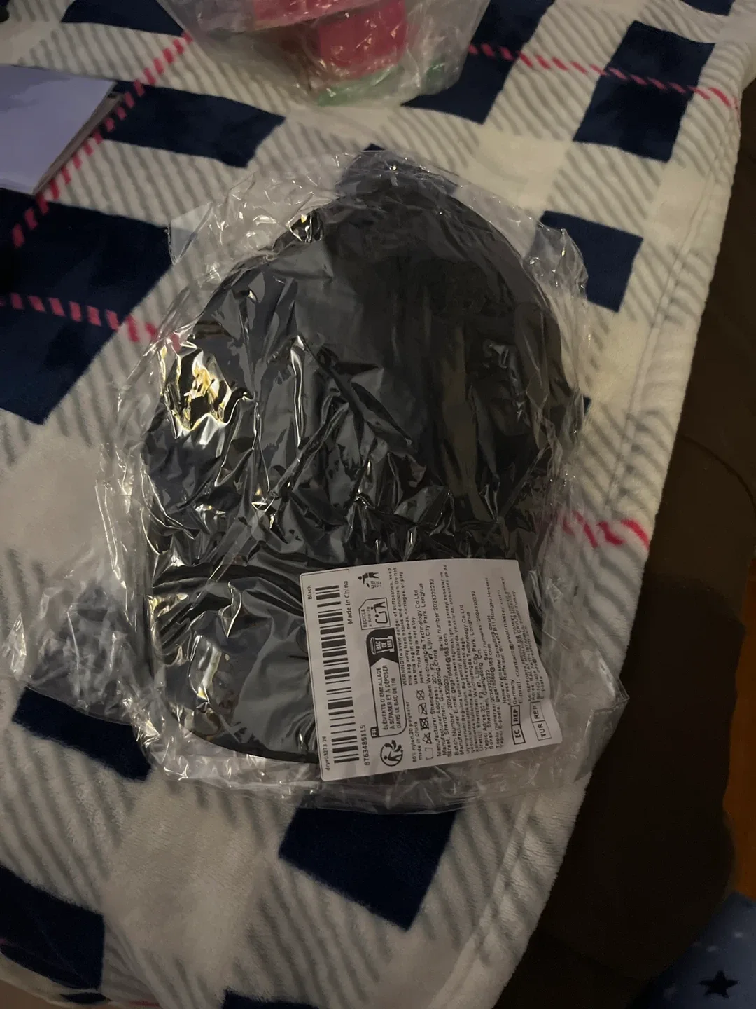 Unisex hat with hole for ponytail image indicator(2)