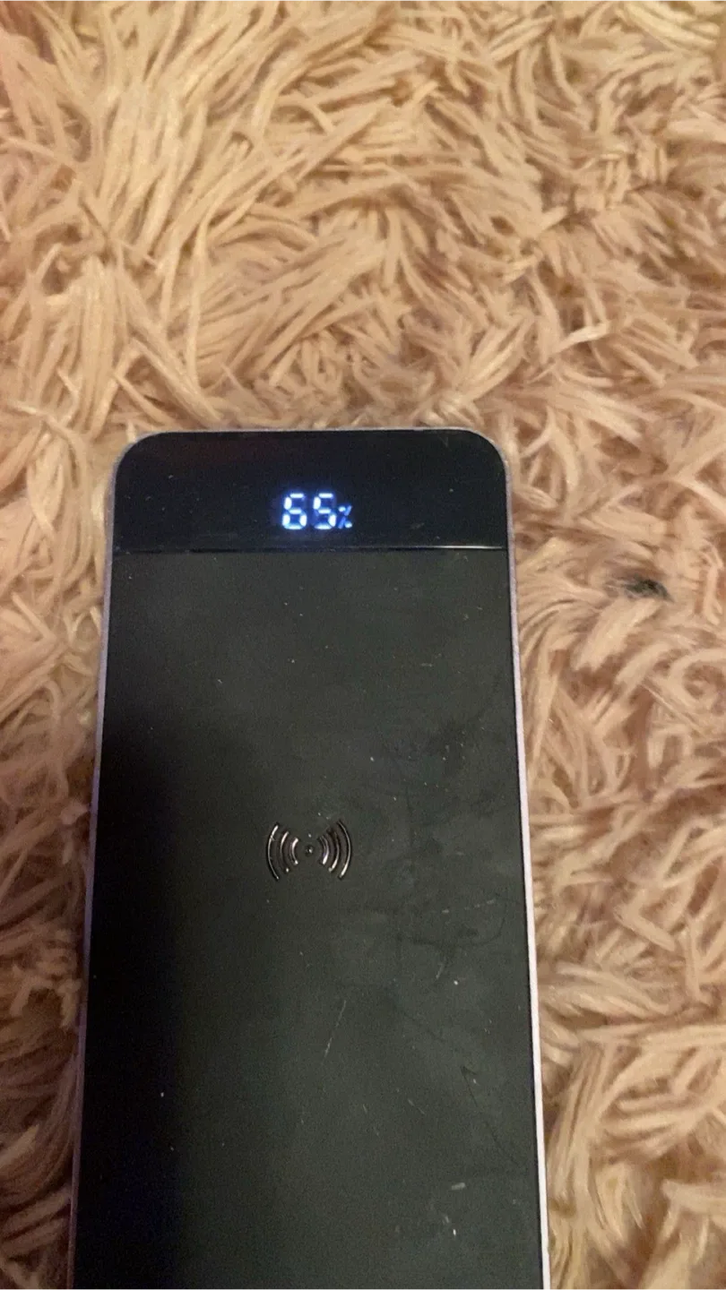 Phone Cases & Wireless Charger image indicator(2)