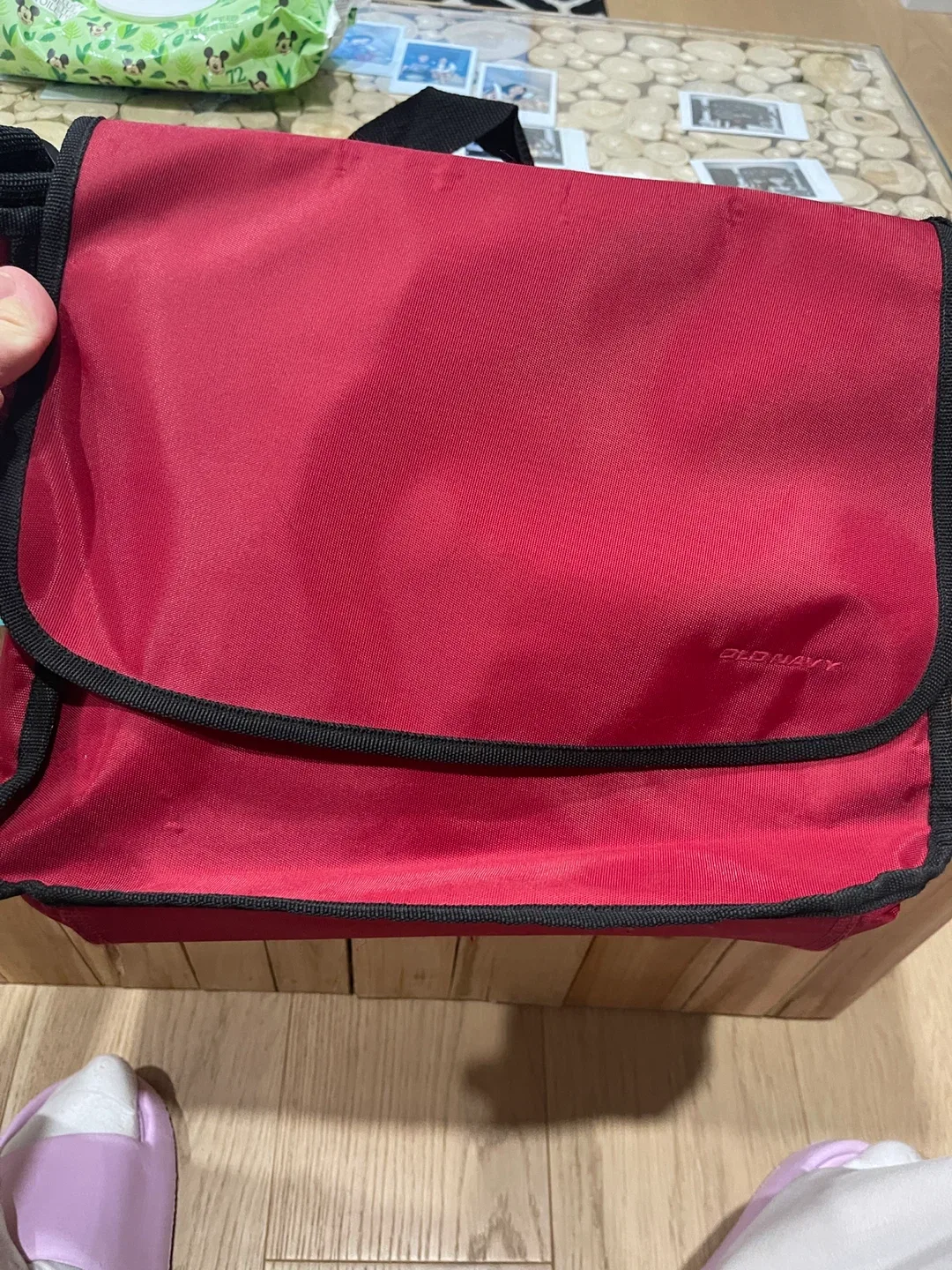 Old Navy Red Messenger Bag image indicator(4)