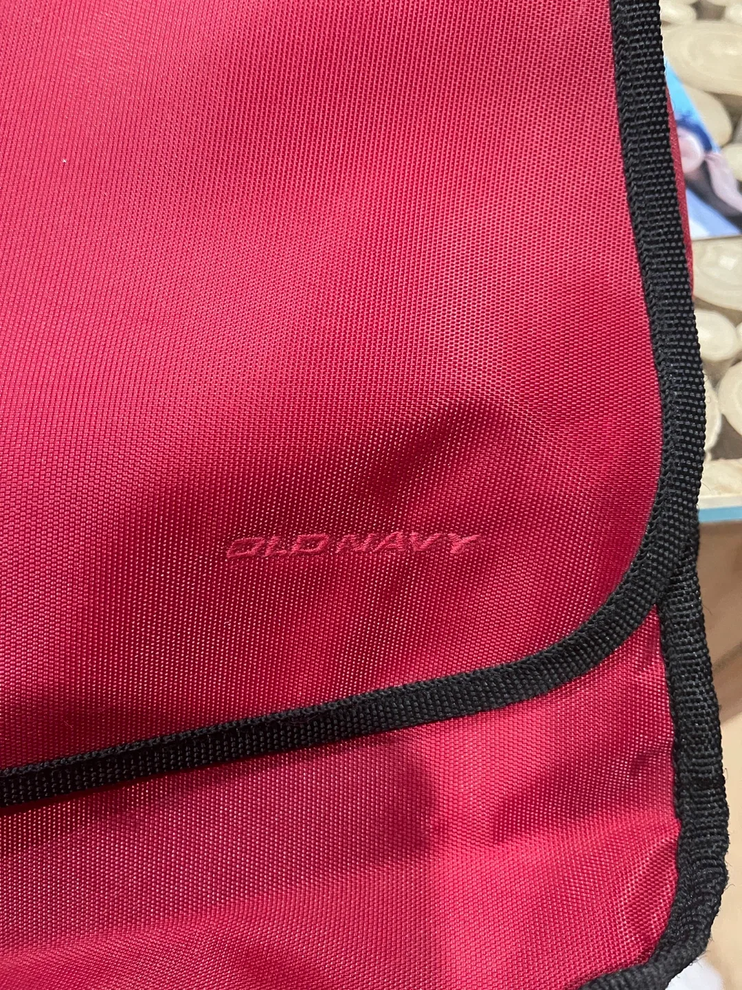 Old Navy Red Messenger Bag image indicator(3)