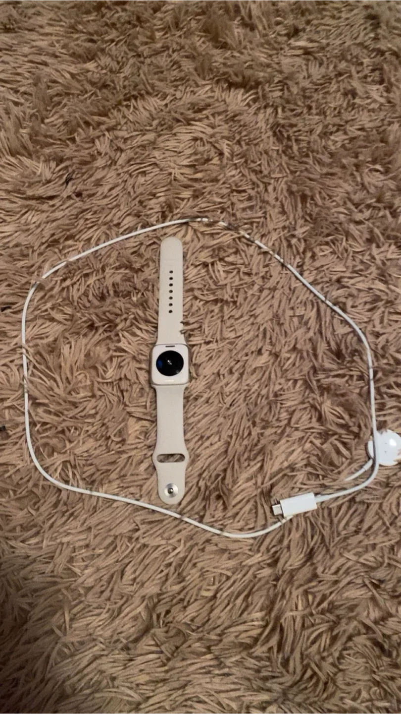 Apple Watch with Charger image indicator(2)