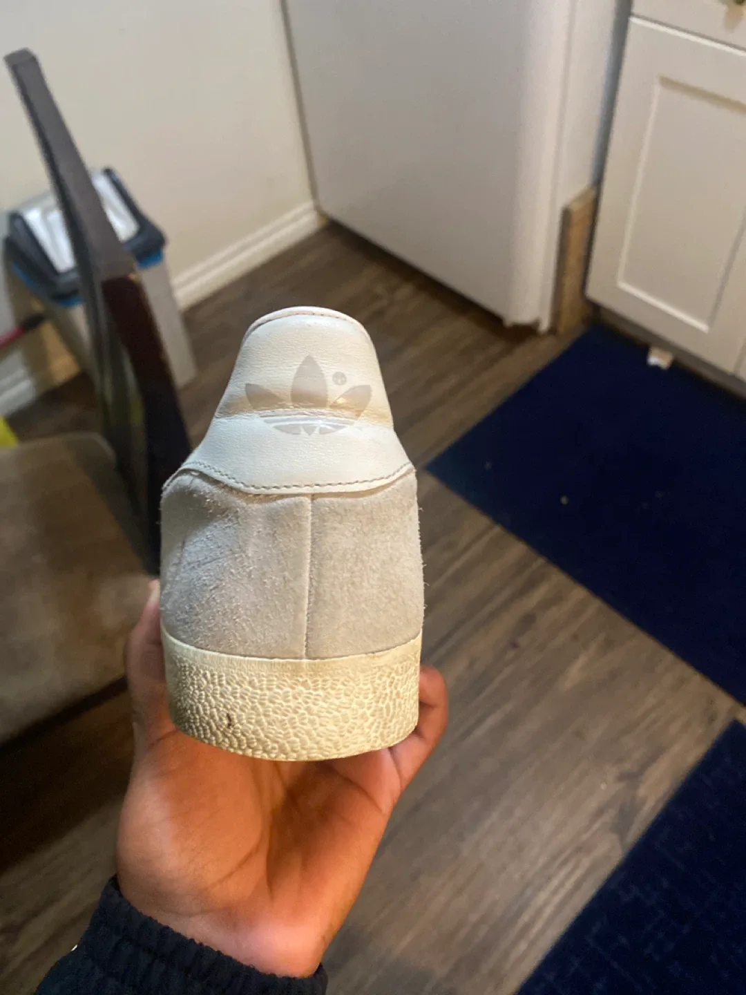 Adidas Gazelle Shoes - Grey image indicator(3)