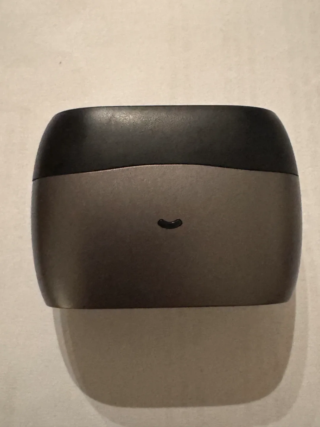 UGreen  earbuds- Black/pewter image indicator(2)