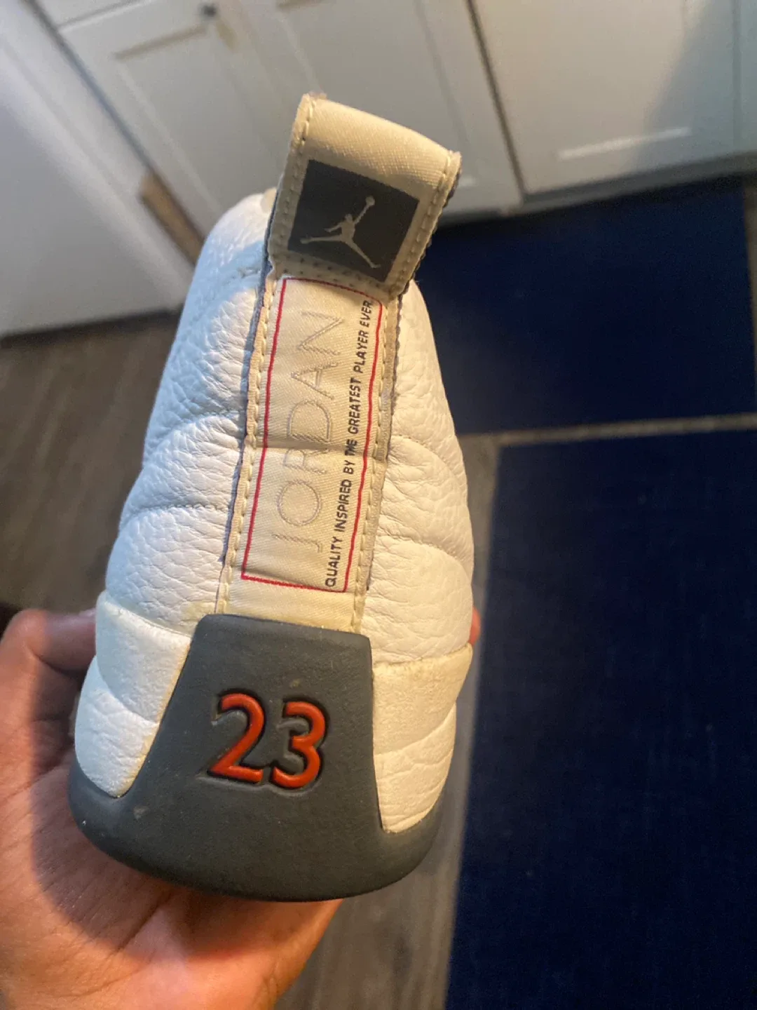 Jordan 12 Retro White/Grey image indicator(2)