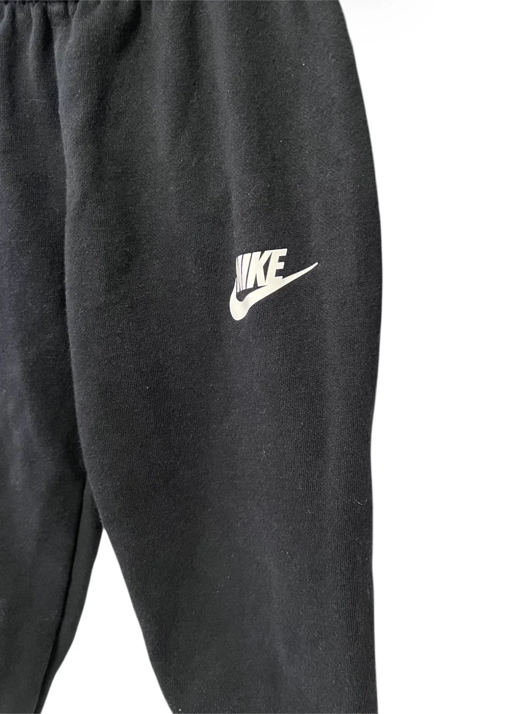 Nike Kids Joggers – Black (Size 3T) image indicator(2)