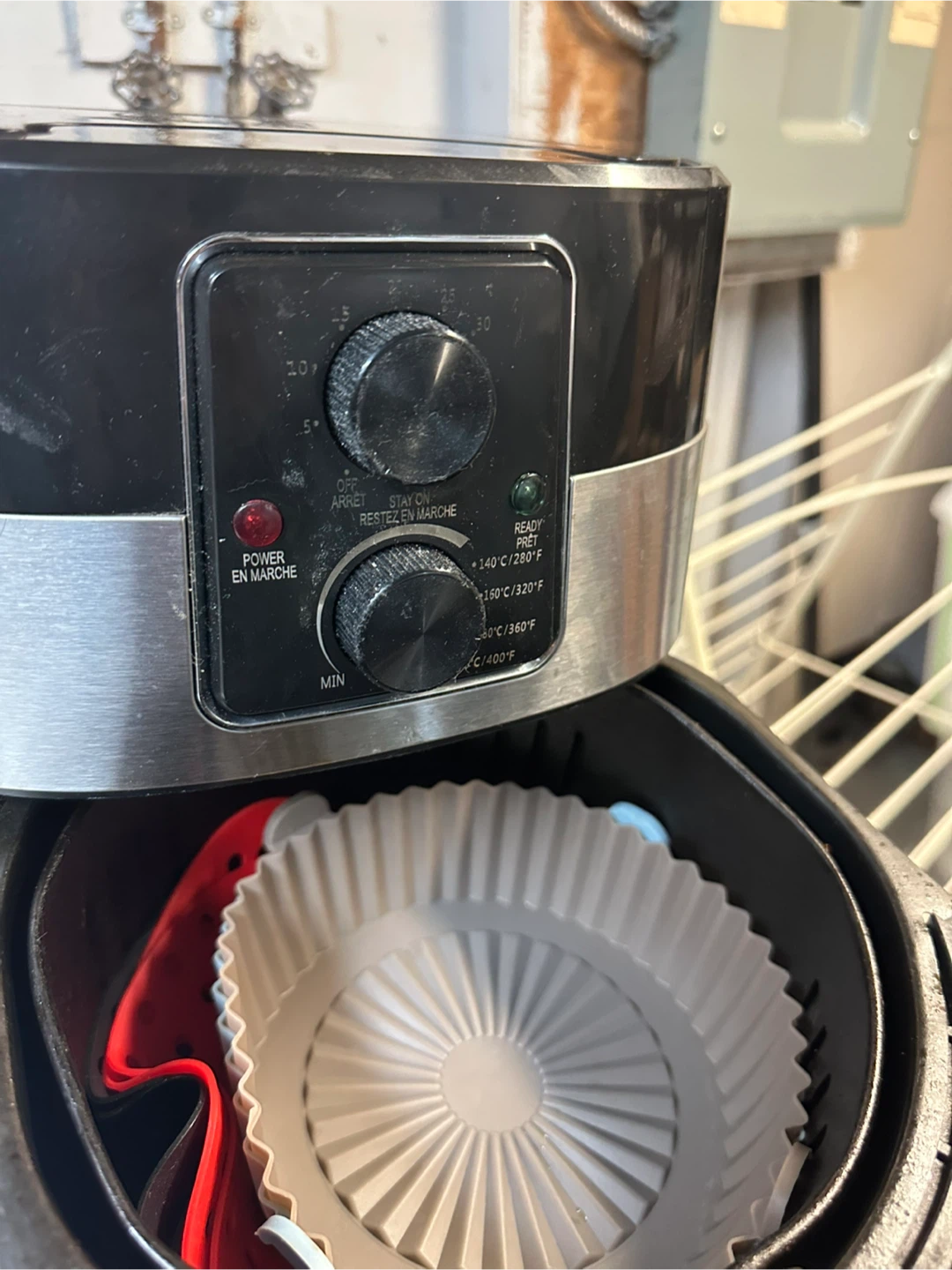 Frigidaire Air Fryer - Black & Silver - photo 3