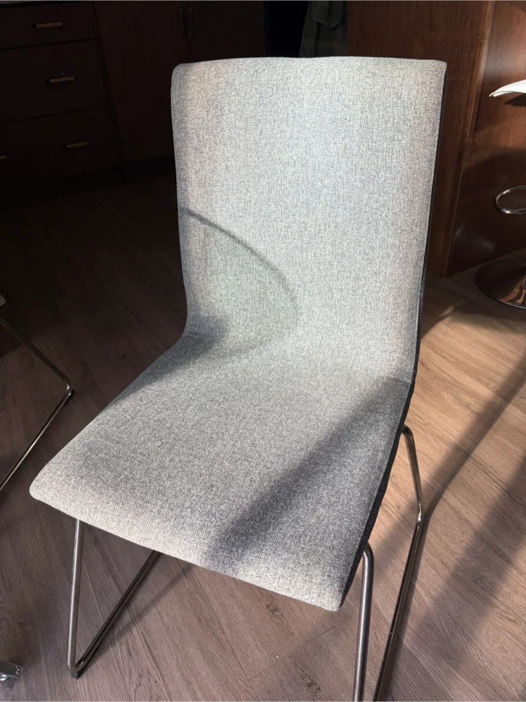 Glass Round Dining Table with 4 Grey Chairs image indicator(2)