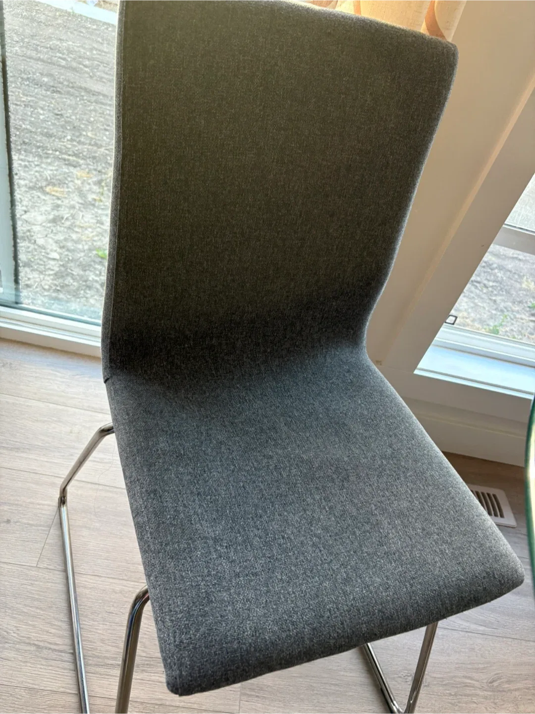 Glass Round Dining Table with 4 Grey Chairs image indicator(4)