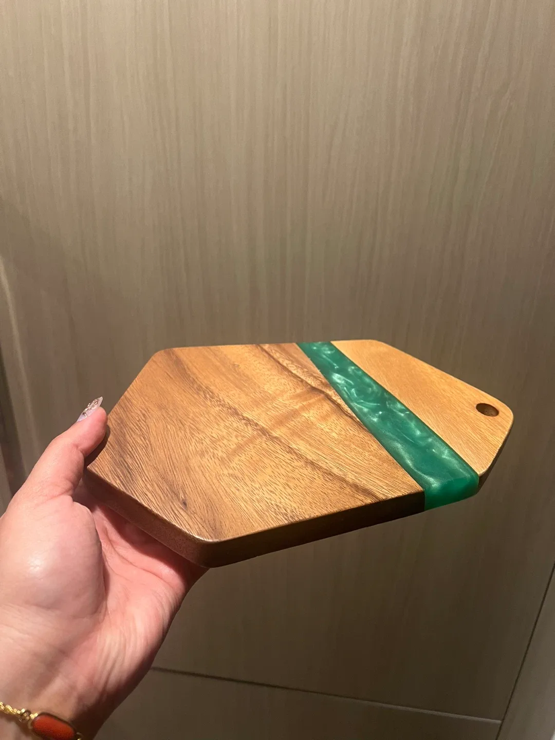 Wood & Green Resin Cheese board image indicator(2)