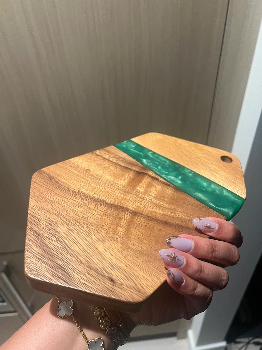 Wood & Green Resin Cheese board image indicator(4)