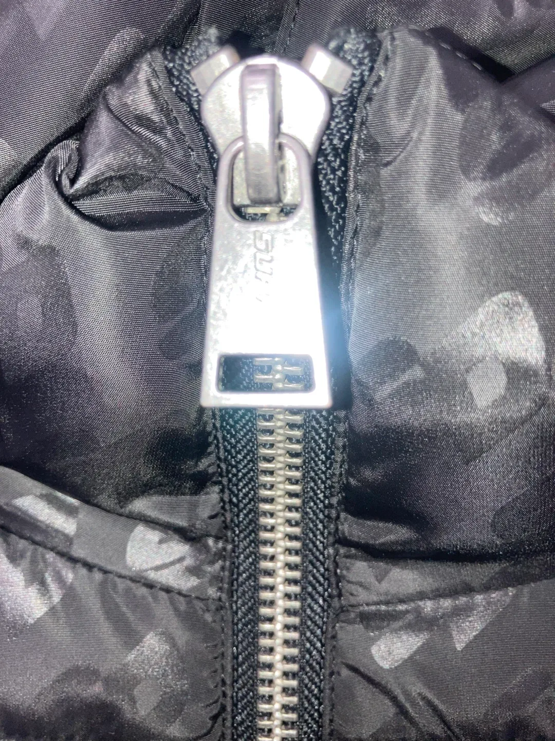 (100% AUTHENTIC) Supply and Demand Puffer Vest image indicator(4)