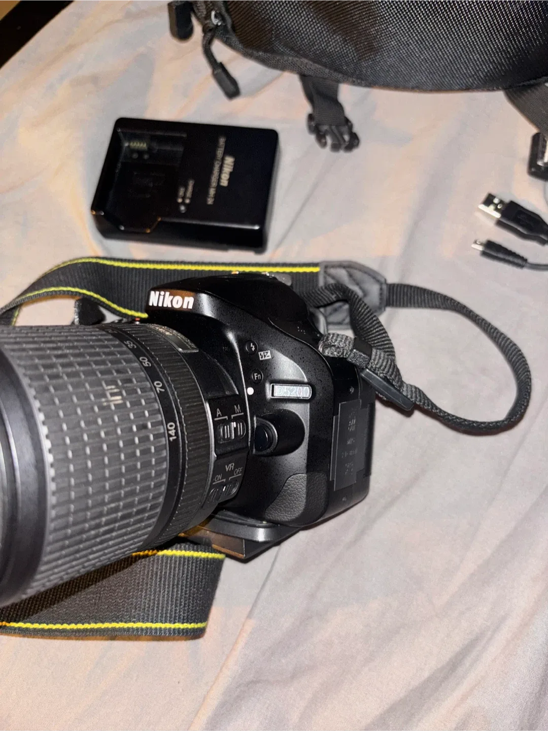 Nikon D5200 DSLR Camera with 18-140mm Lens image indicator(2)