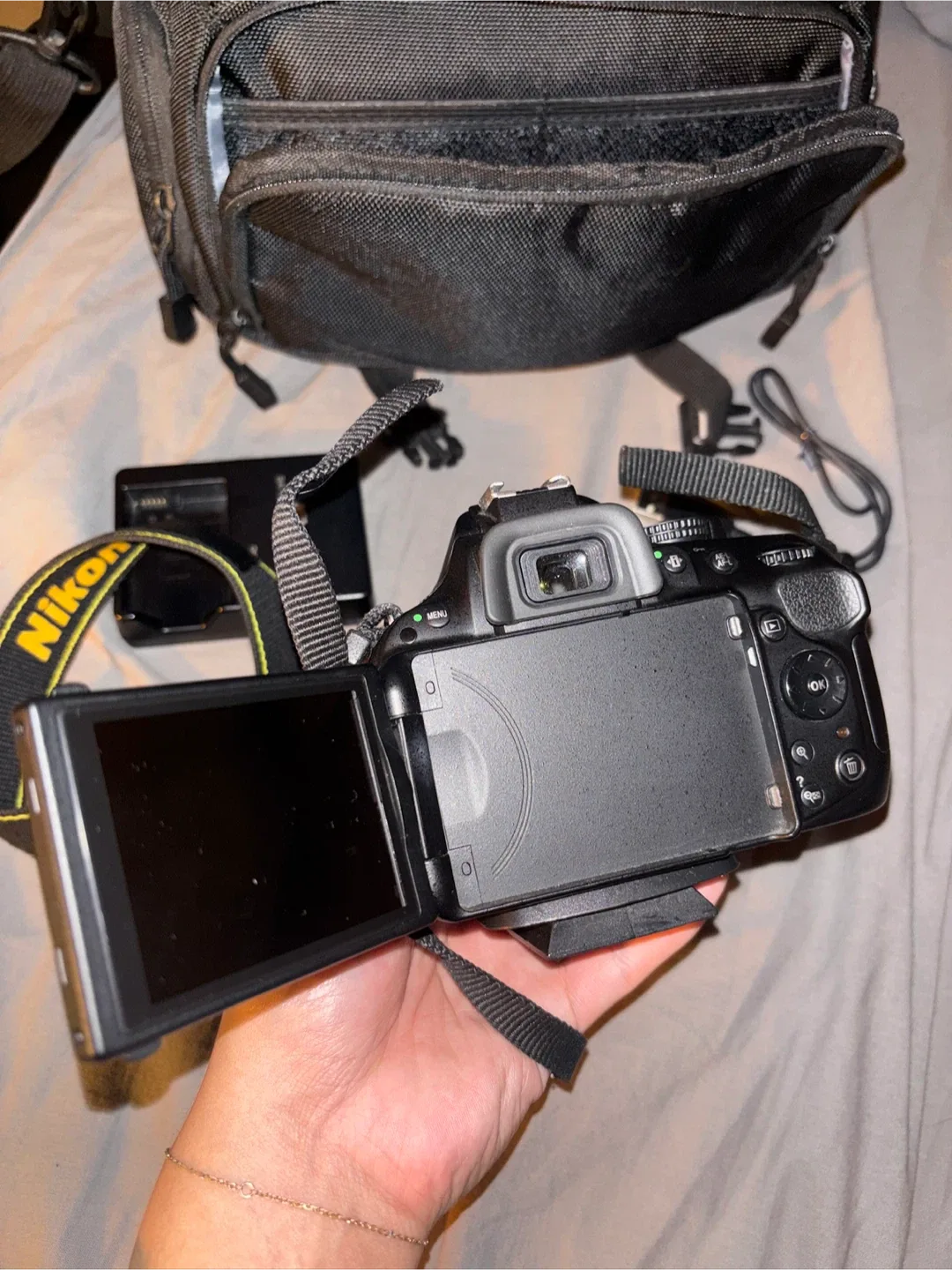 Nikon D5200 DSLR Camera with 18-140mm Lens image indicator(4)