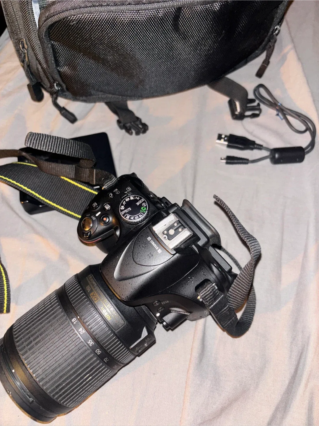 Nikon D5200 DSLR Camera with 18-140mm Lens image indicator(3)