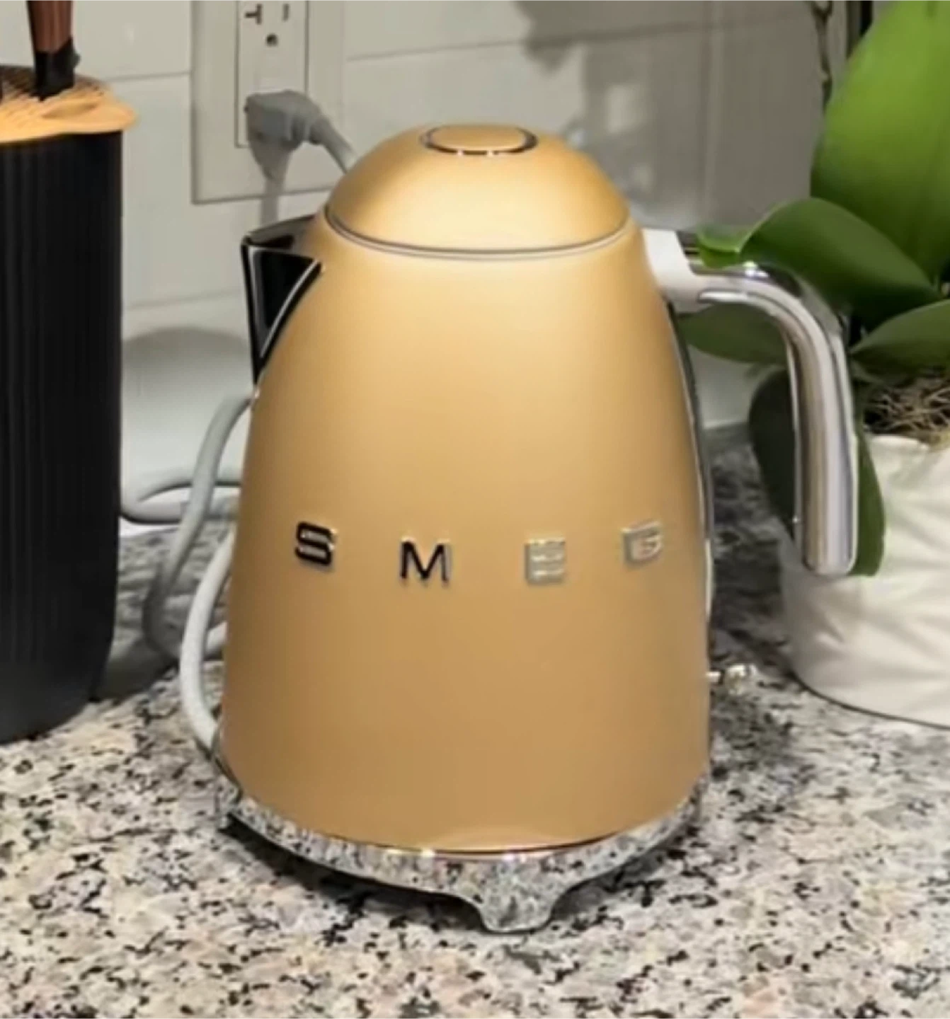 Smeg Kettle - Champagne Gold