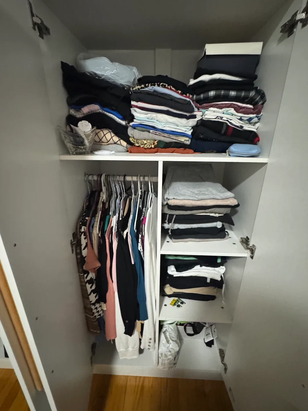 White Wardrobe image indicator(3)