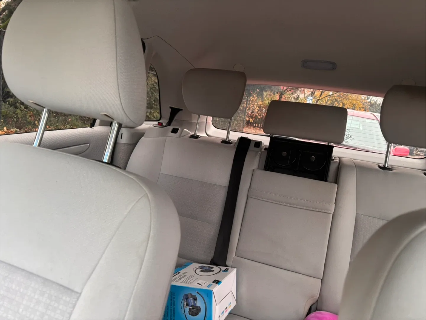 Mercedes-Benz B200 - Blue image indicator(8)