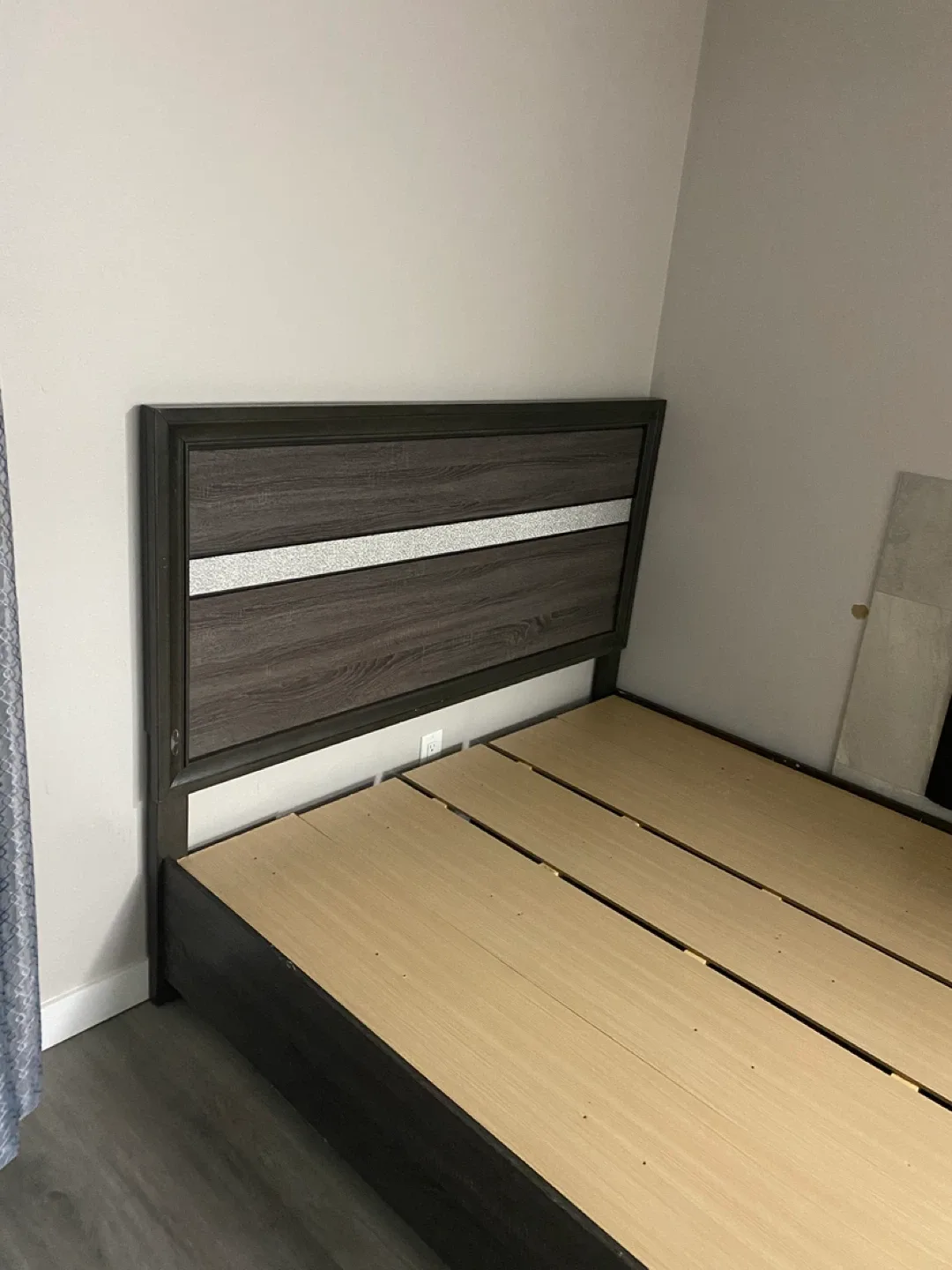 Queen Size Bed Frame with Storage Drawers image indicator(2)