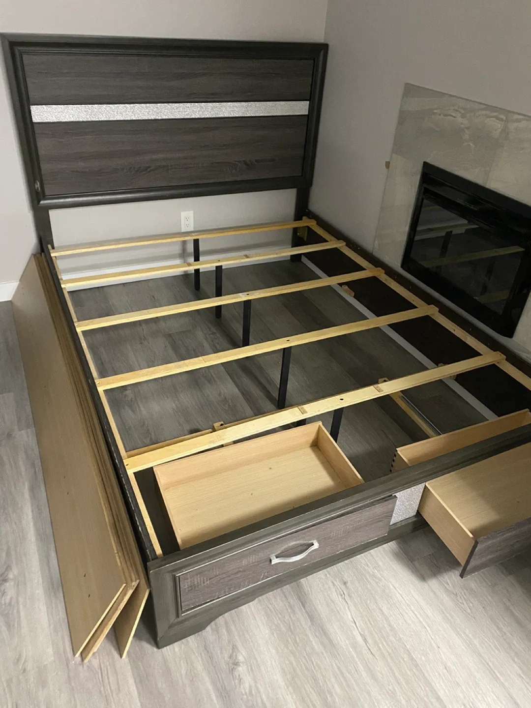 Queen Size Bed Frame with Storage Drawers image indicator(3)