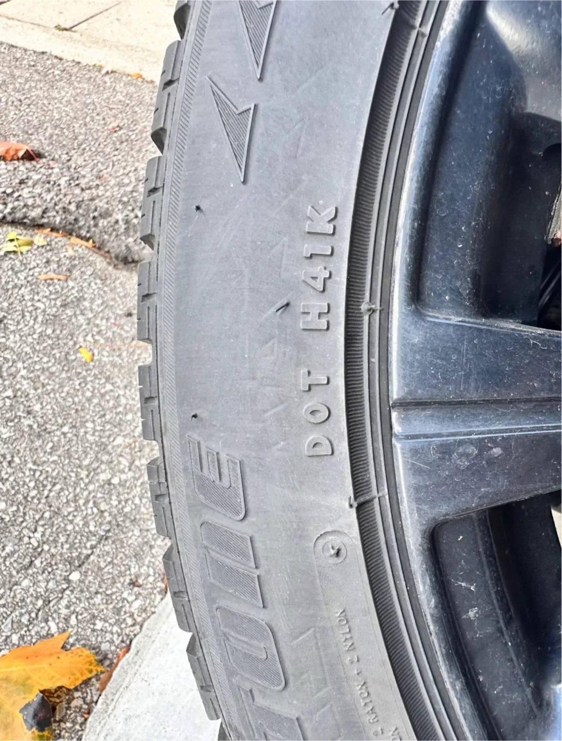 Winter Tires 245/45R18 image indicator(2)