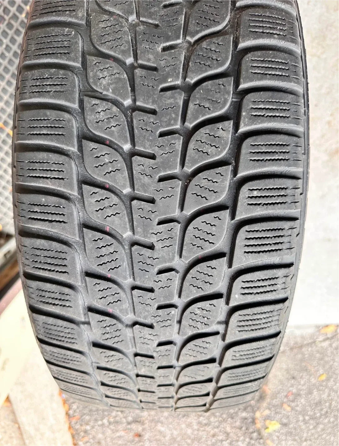Winter Tires 245/45R18 image indicator(3)