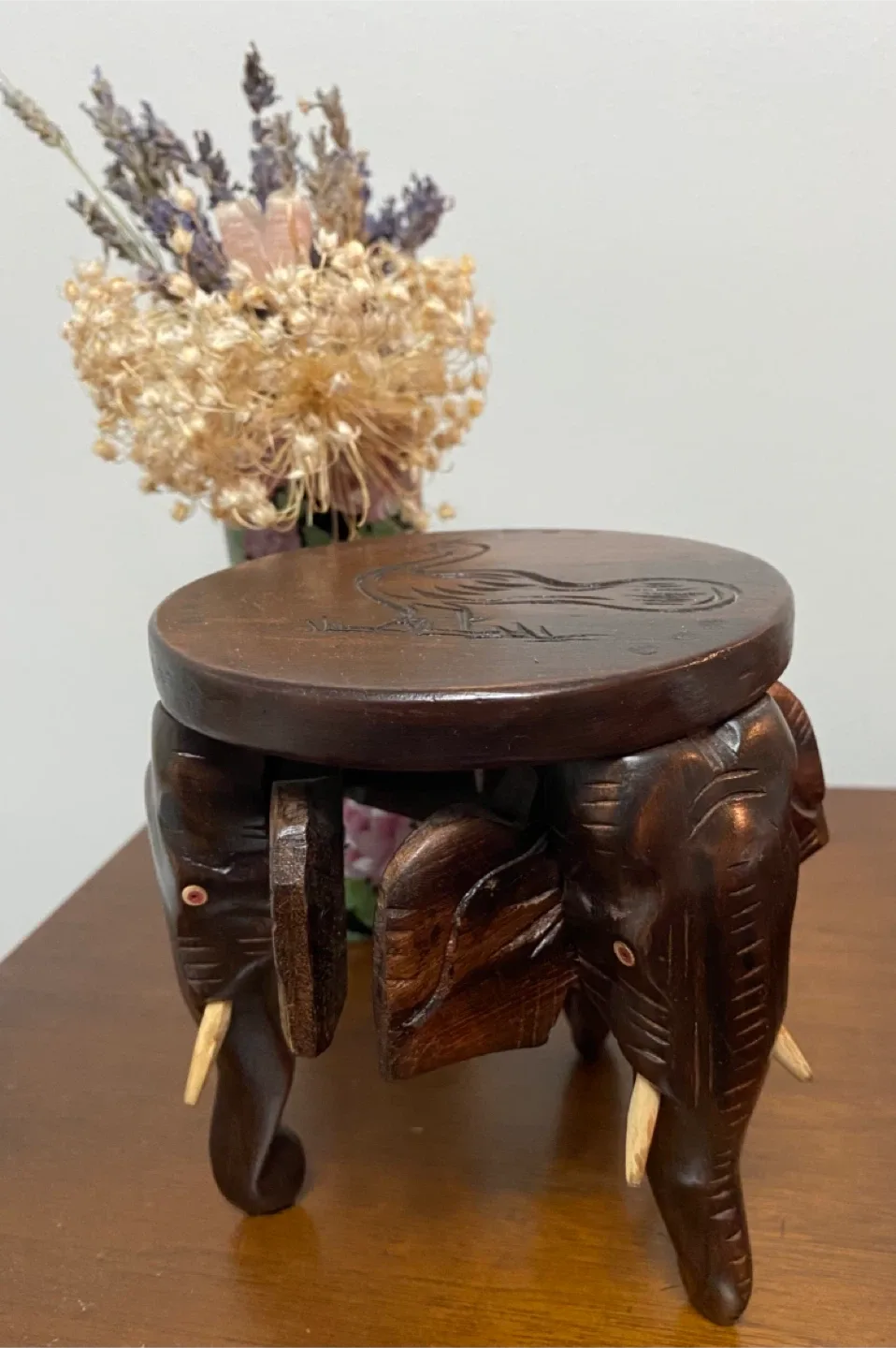 Small elephant accent table for tabletop image indicator(2)
