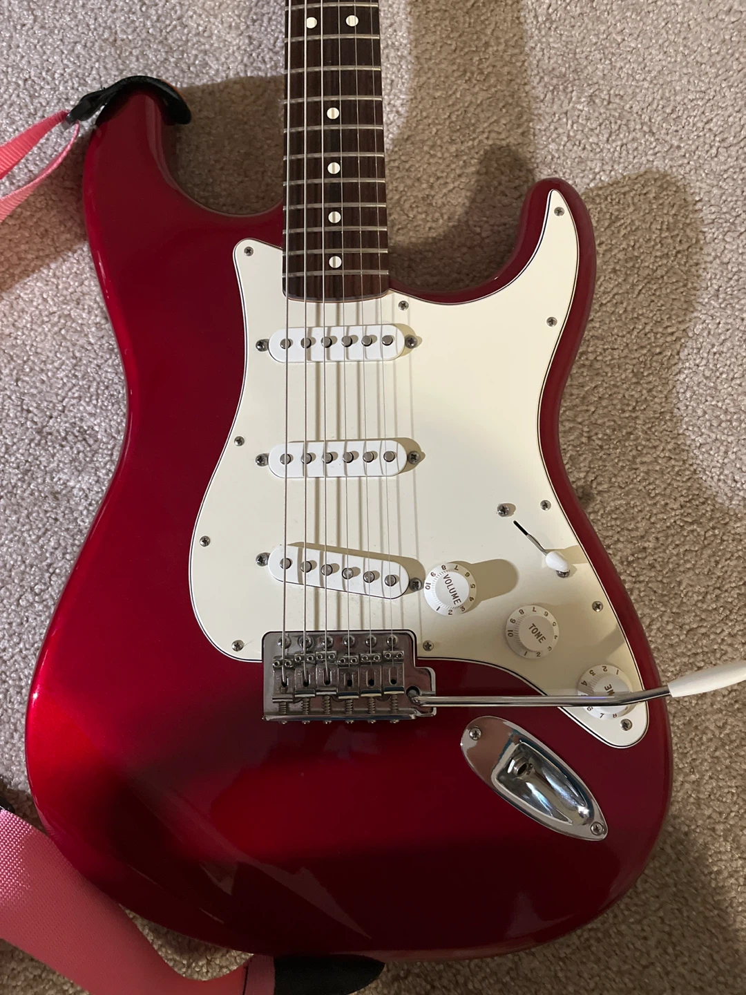 Fender Stratocaster w/ gig bag+ strap - photo 2