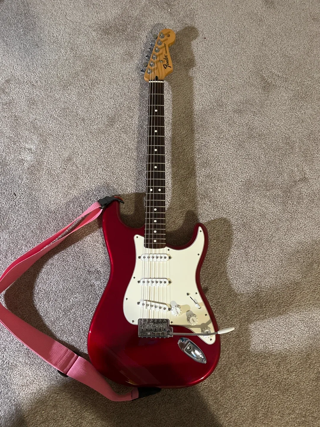 Fender Stratocaster w/ gig bag+ strap