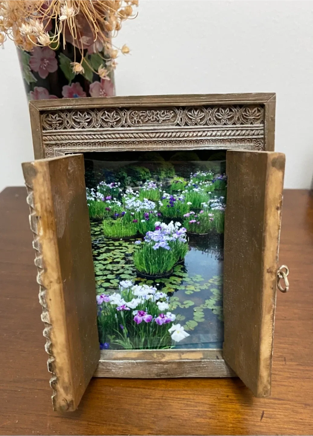 Decorative Wooden Door Frame with Floral Print image indicator(2)