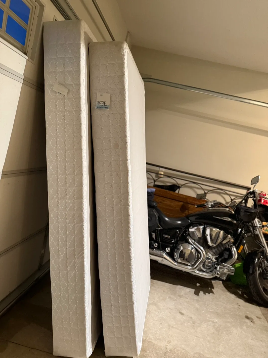 King box springs pick $85. Delivery $15