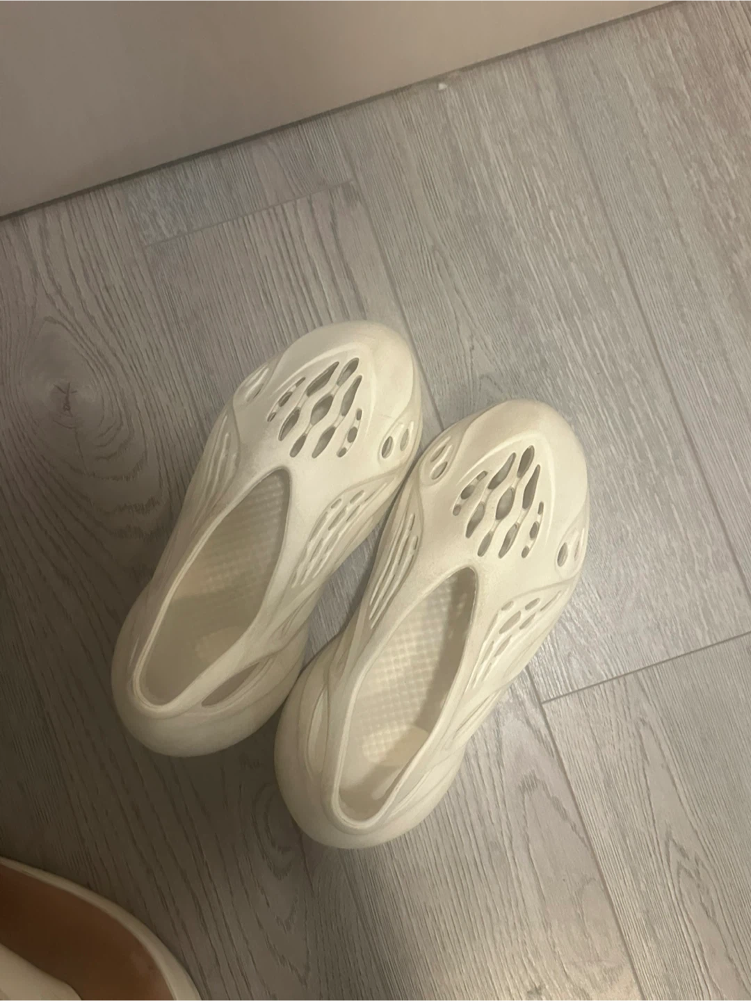 Adidas Yeezy Foam Runner Size 6 - photo 2